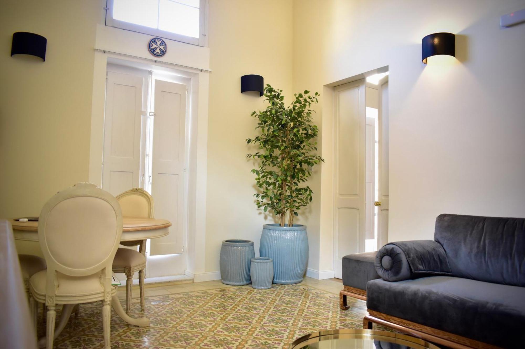 Grand Arcanum Apartment 2 - Comfortable And Elegant 森格莱阿 外观 照片